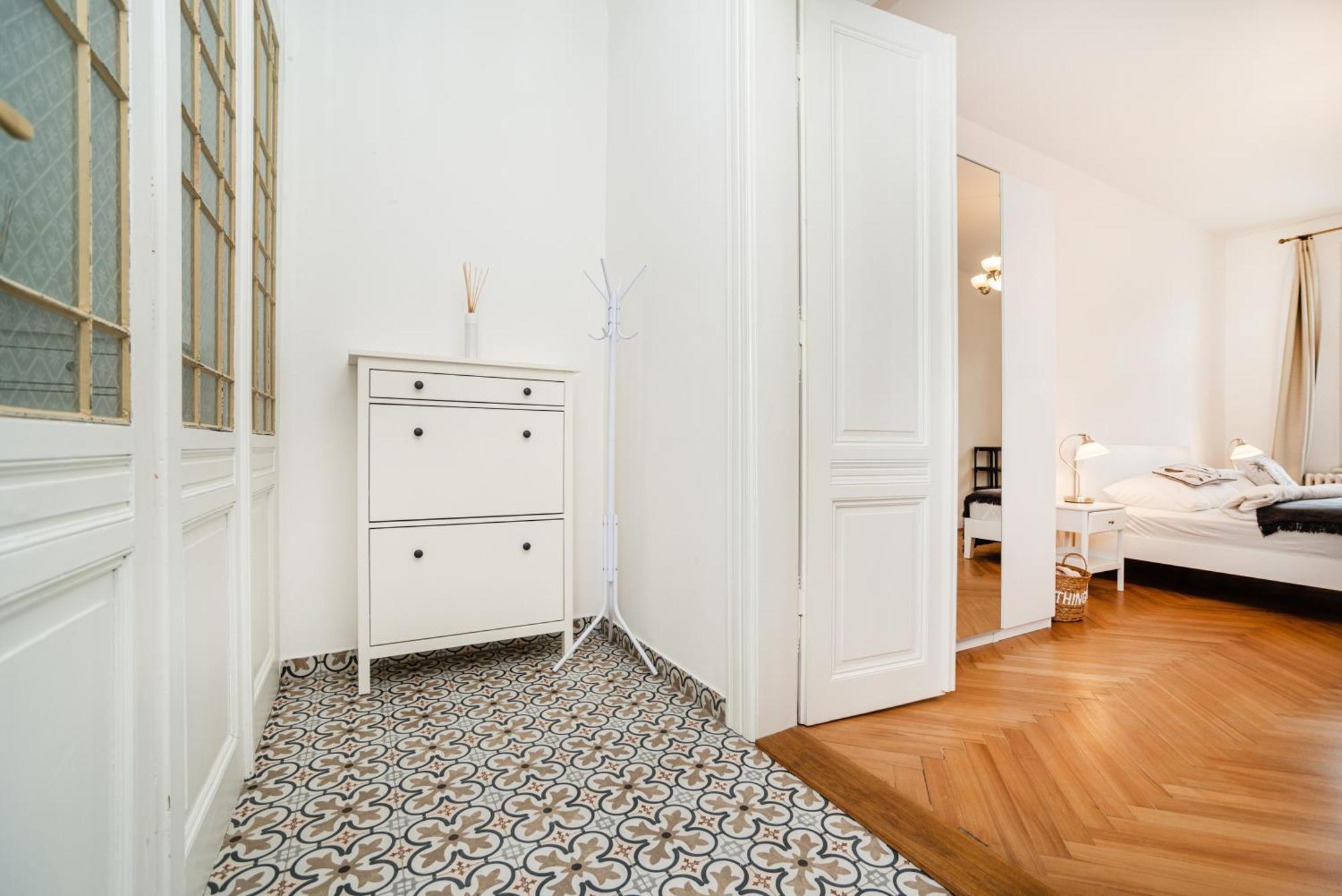 Quiet Apartment In The Old Town Прага Екстериор снимка