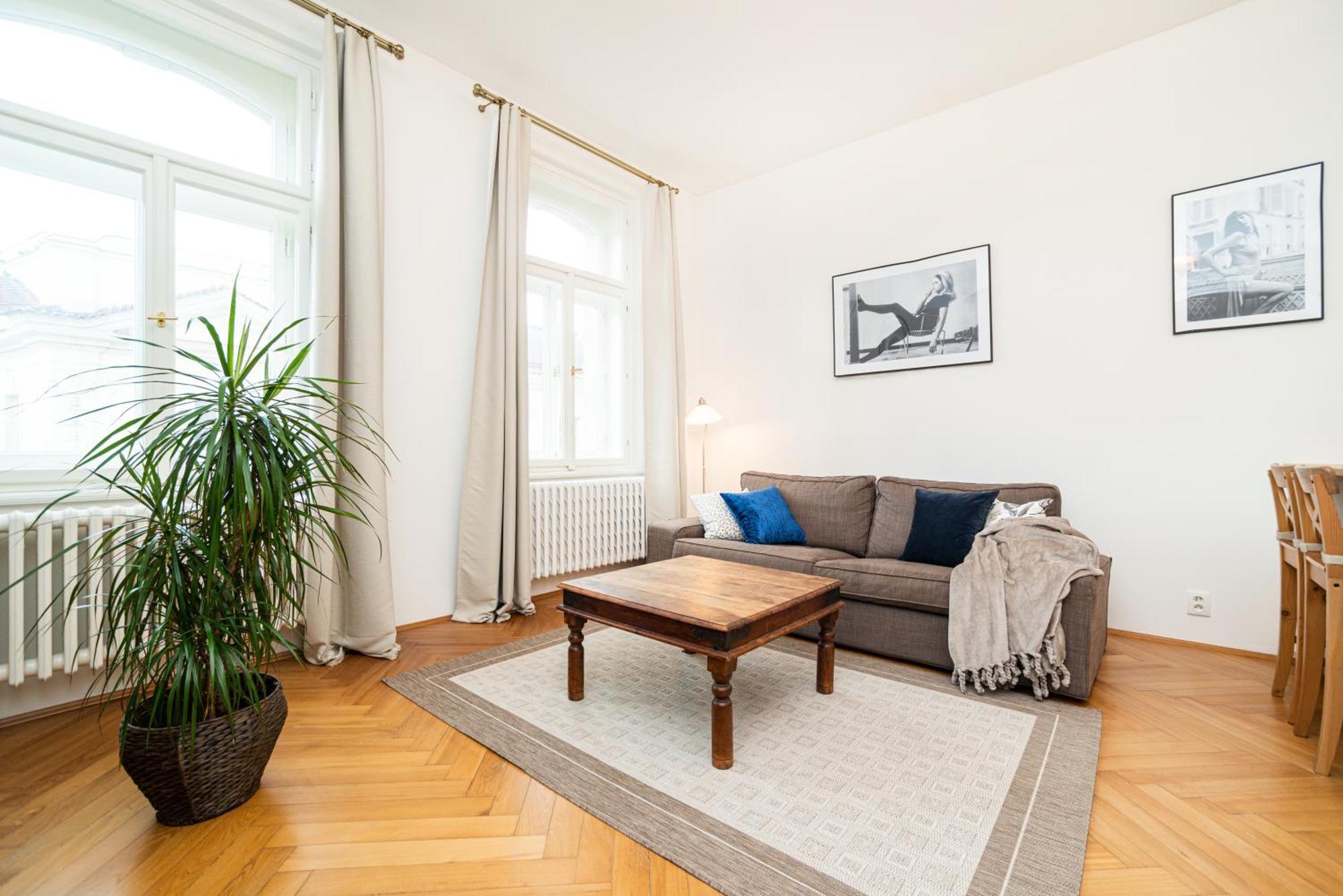 Quiet Apartment In The Old Town Прага Екстериор снимка