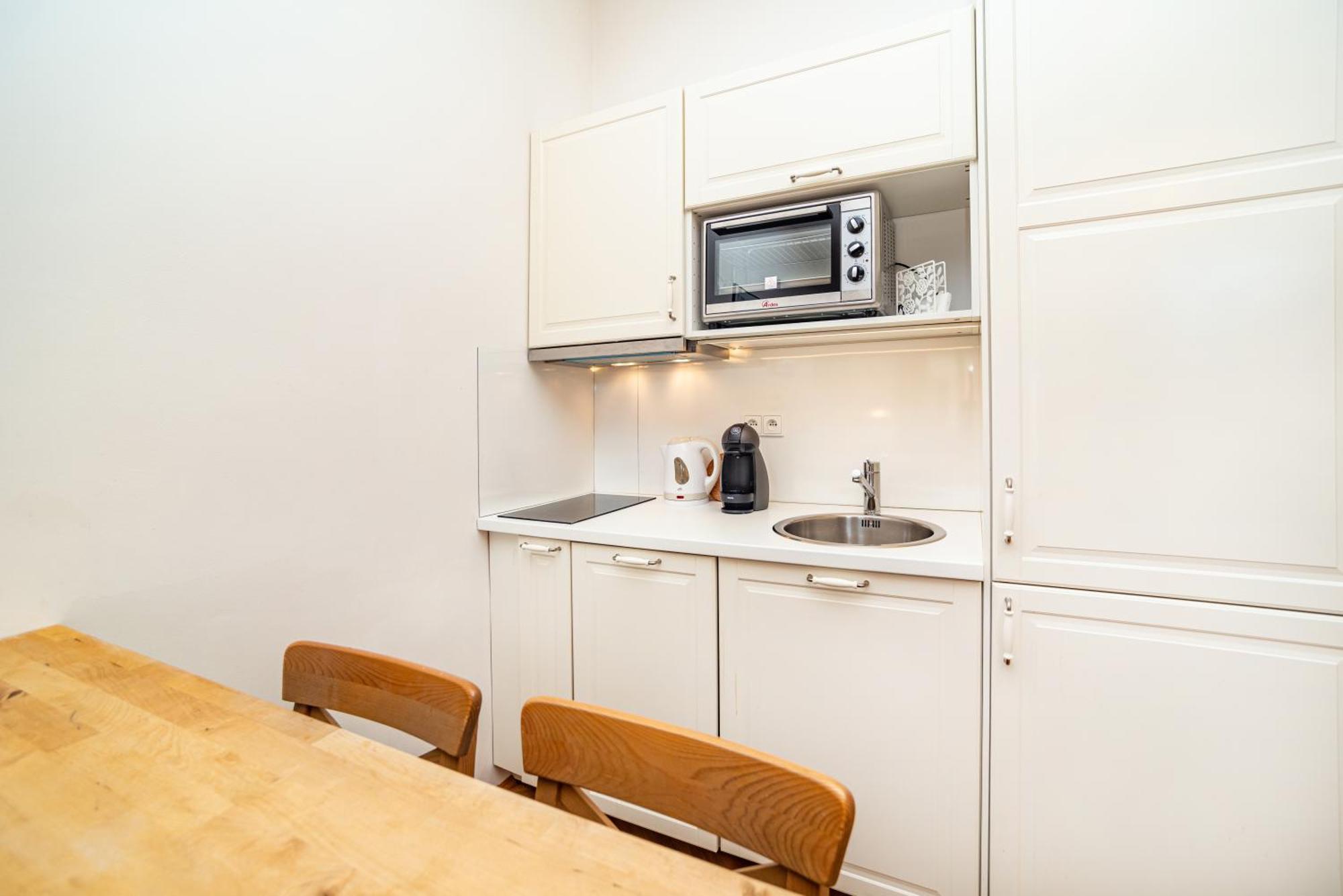 Quiet Apartment In The Old Town Прага Екстериор снимка