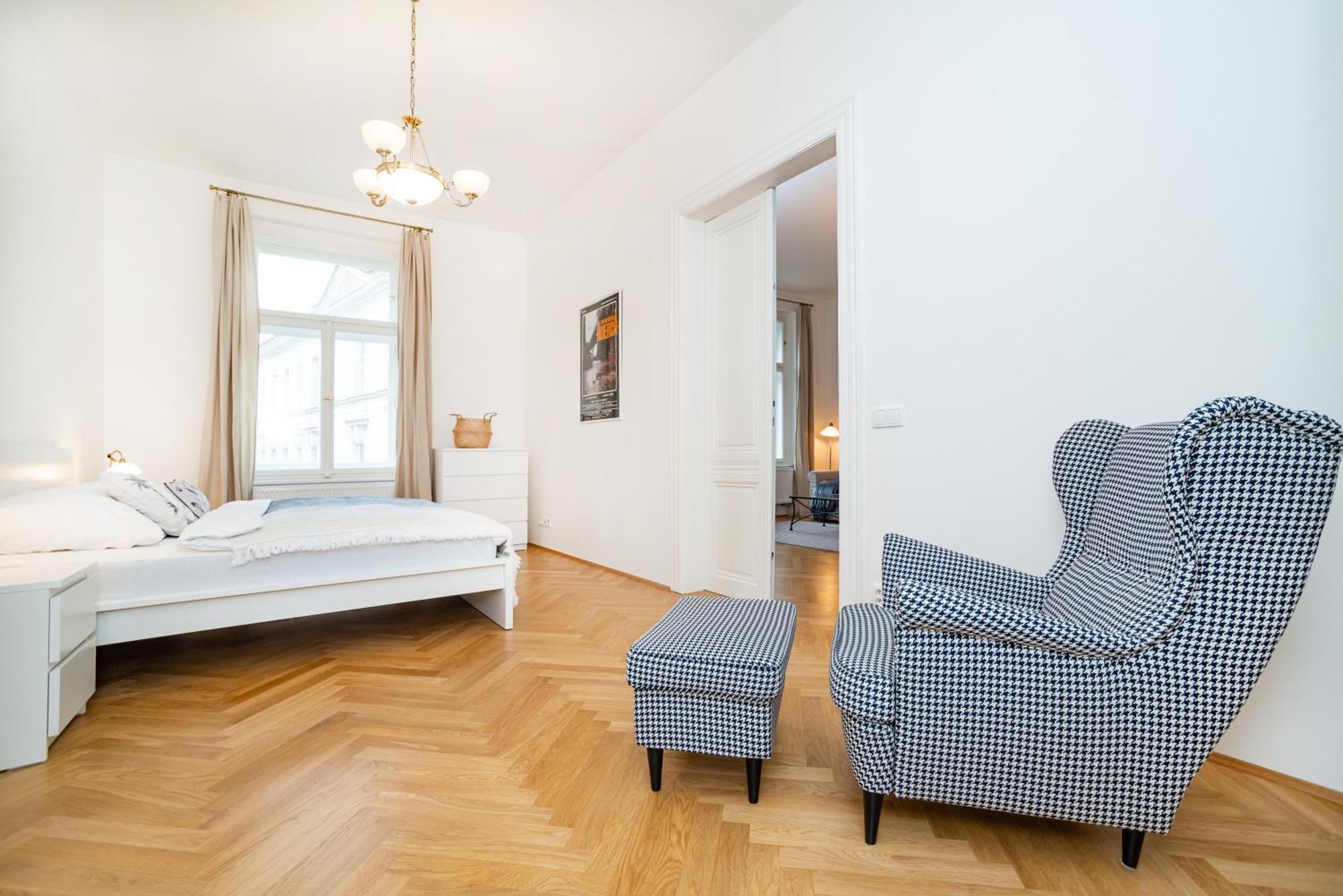 Quiet Apartment In The Old Town Прага Екстериор снимка