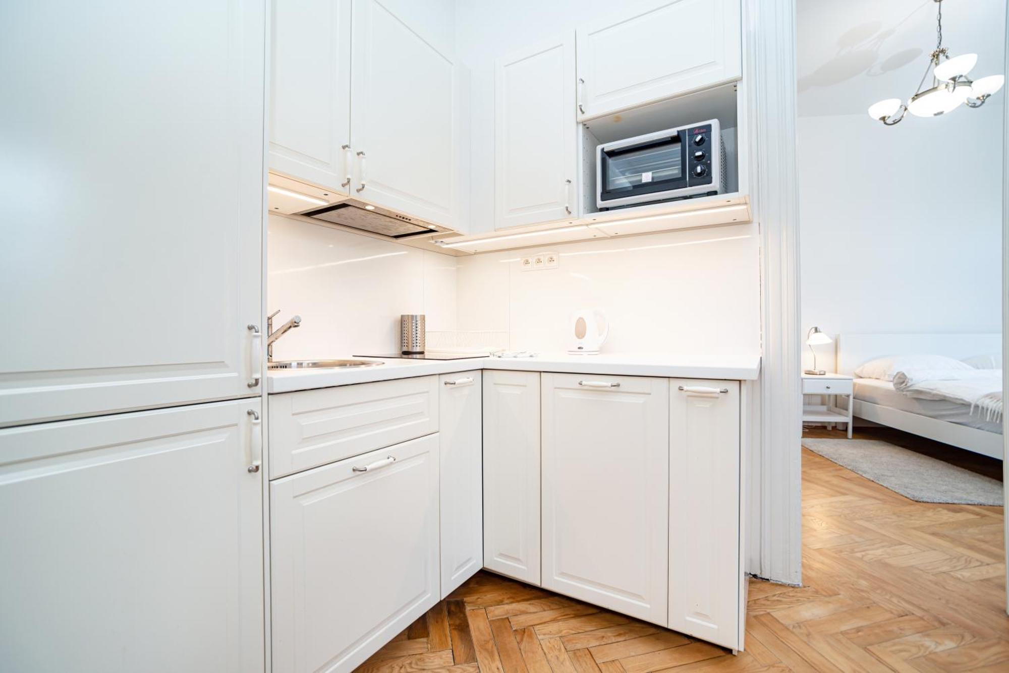Quiet Apartment In The Old Town Прага Екстериор снимка