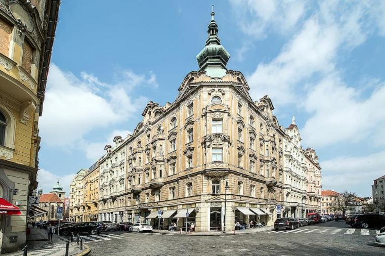 Quiet Apartment In The Old Town Прага Екстериор снимка