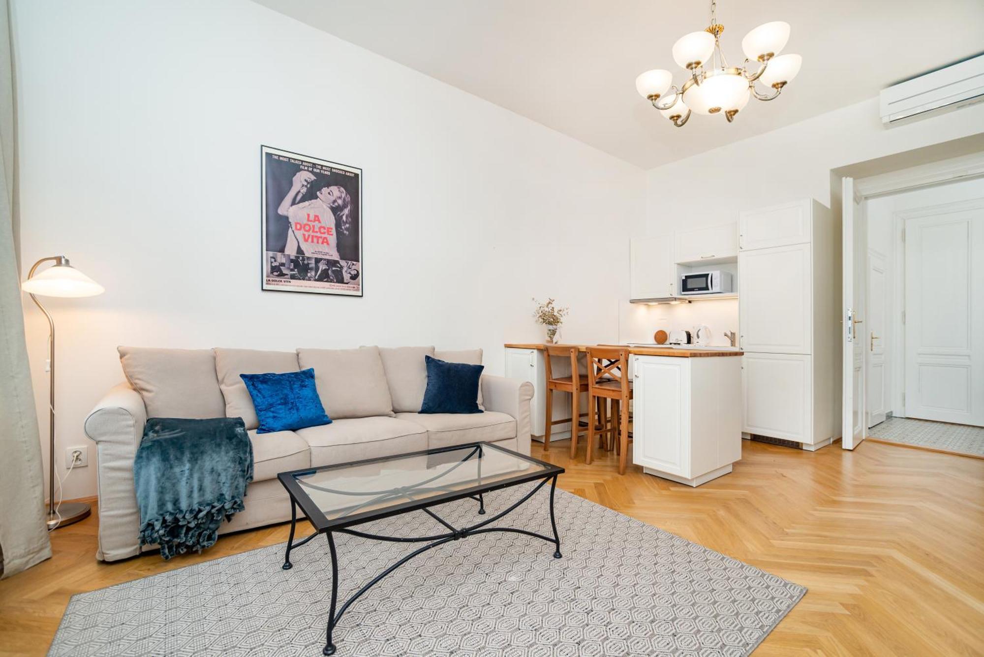 Quiet Apartment In The Old Town Прага Екстериор снимка